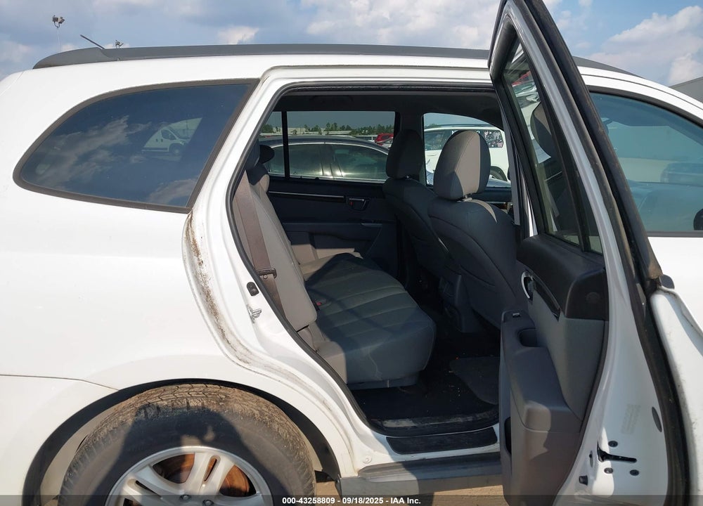 2011 HYUNDAI SANTA FE VIN: 5XYZGDAB0BG033765