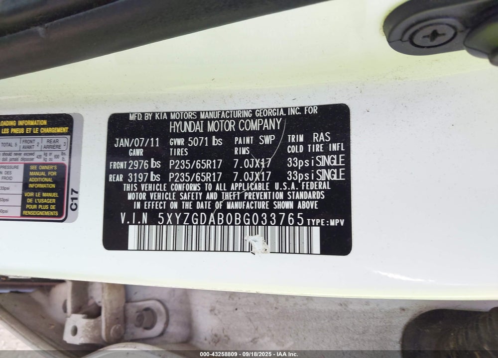 2011 HYUNDAI SANTA FE VIN: 5XYZGDAB0BG033765