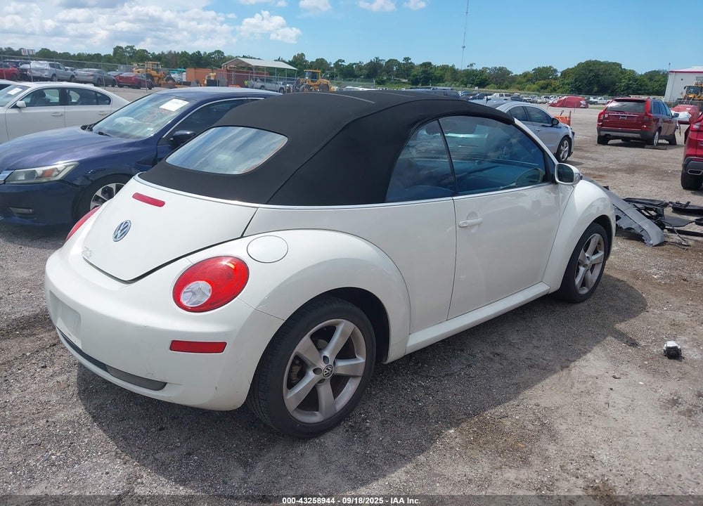 2007 VOLKSWAGEN NEW BEETLE TRIPLE WHITE VIN: 3VWFF31Y77M423385