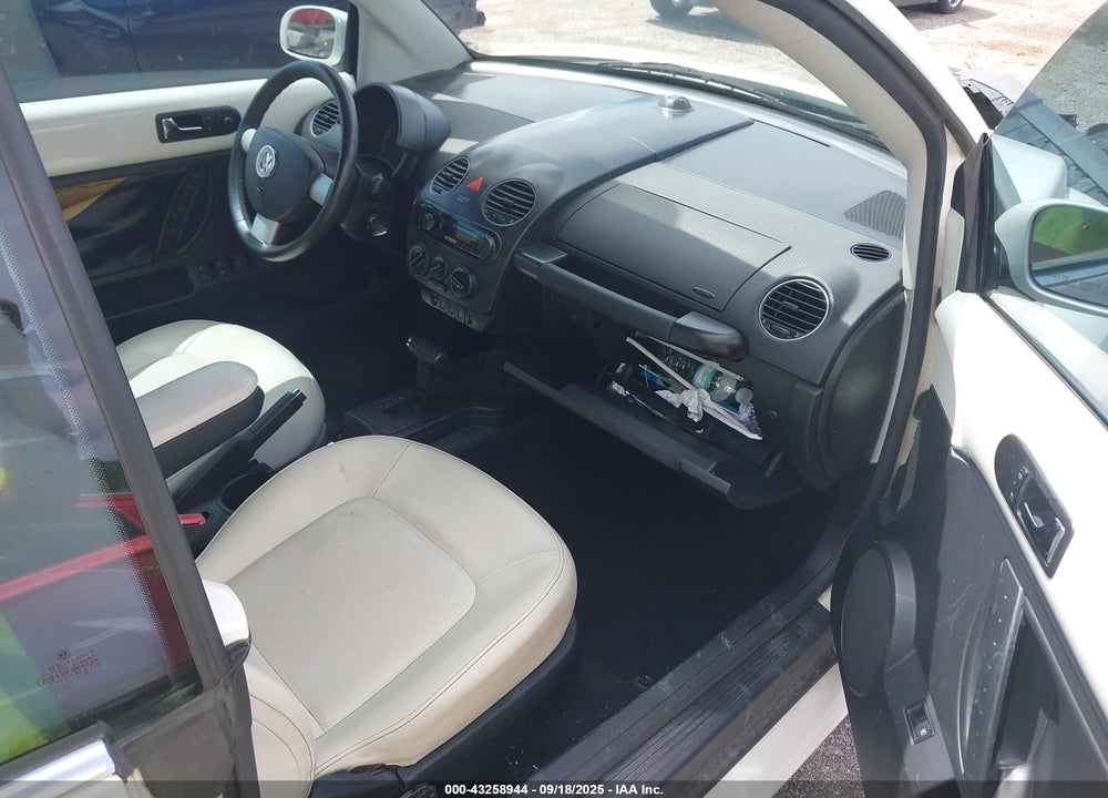2007 VOLKSWAGEN NEW BEETLE TRIPLE WHITE VIN: 3VWFF31Y77M423385
