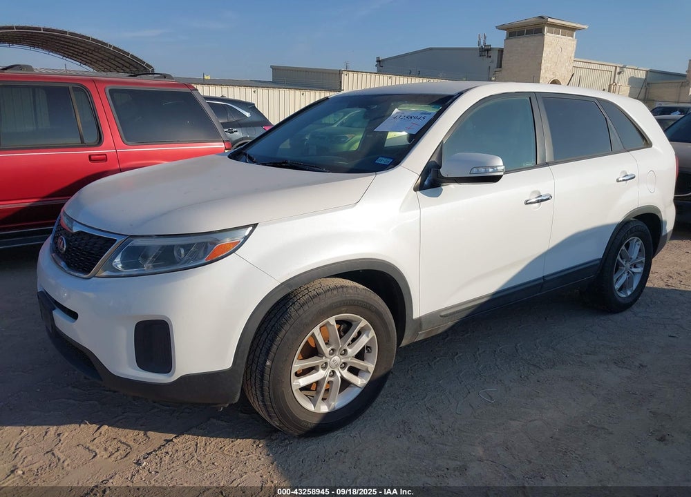 2014 KIA SORENTO LX VIN: 5XYKT3A63EG515290