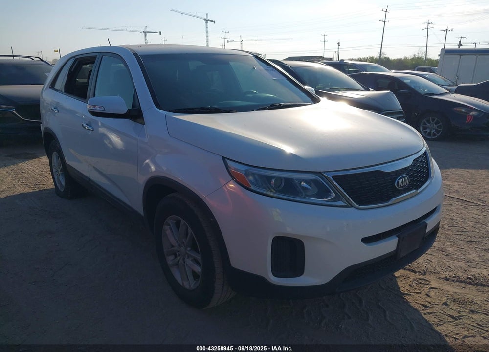 2014 KIA SORENTO LX VIN: 5XYKT3A63EG515290