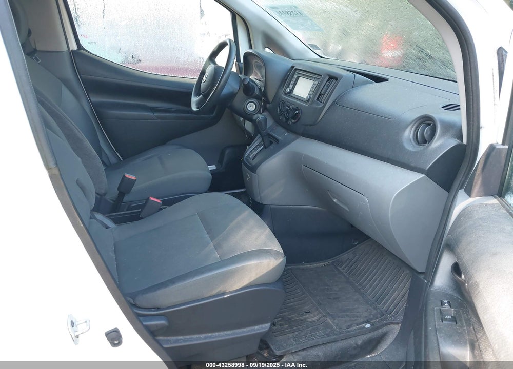 2017 NISSAN NV 200 VIN: 3N6CM0KN9HK709134
