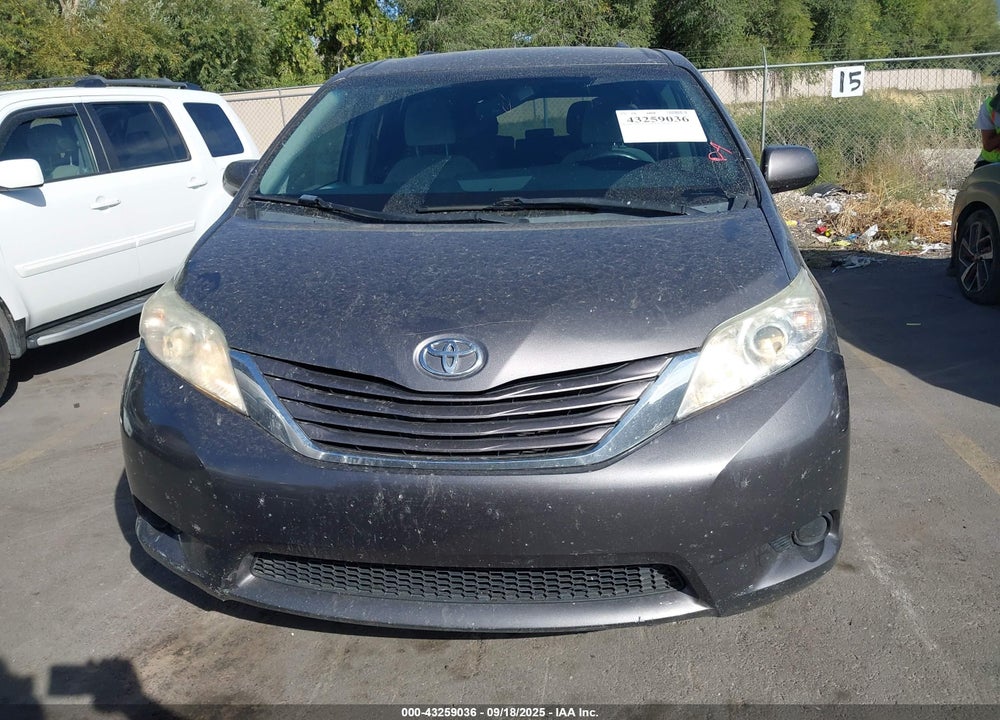 2015 TOYOTA SIENNA LE 8 PASSENGER VIN: 5TDKK3DC9FS575681