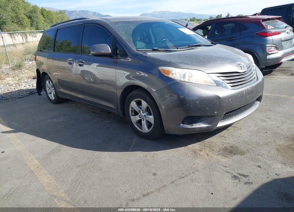 2015 TOYOTA SIENNA LE 8 PASSENGER VIN: 5TDKK3DC9FS575681
