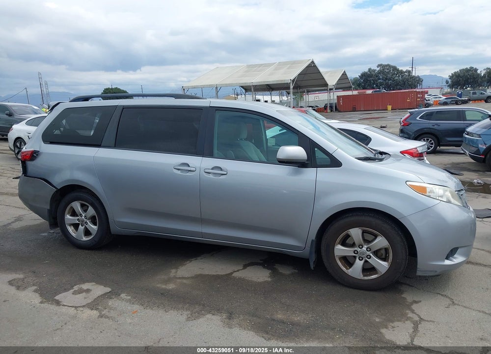 2017 TOYOTA SIENNA VIN: 5TDKZ3DC6HS850566