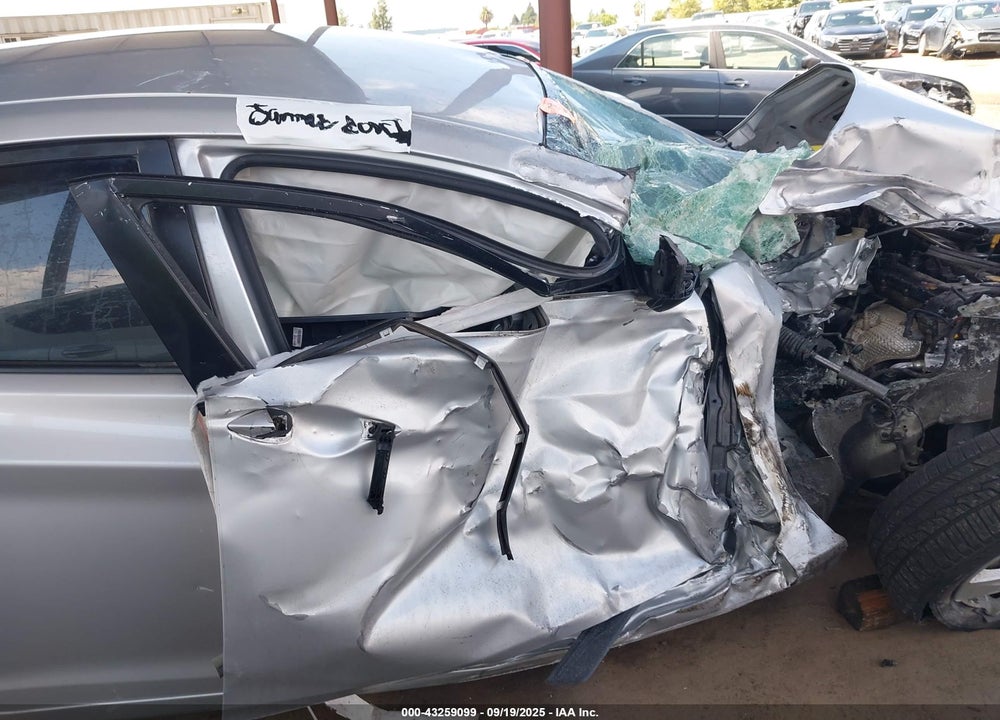 2012 HYUNDAI ELANTRA VIN: KMHDH4AE2CU466095