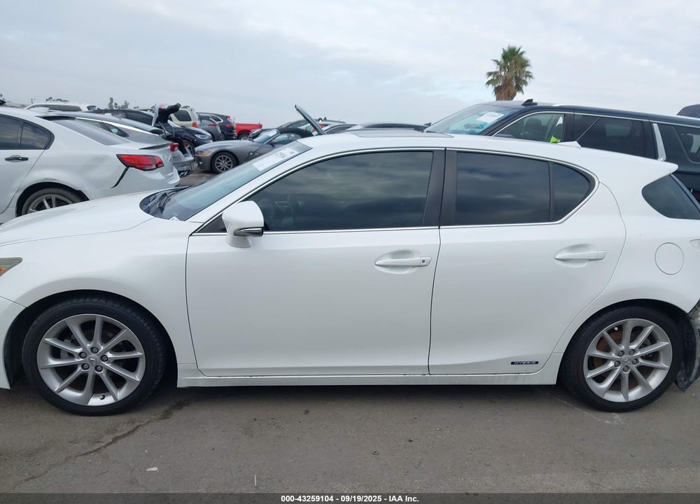 2013 LEXUS CT 200H VIN: JTHKD5BH7D2173293