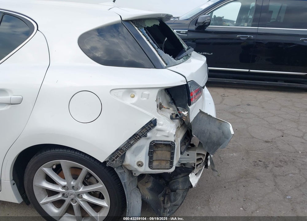 2013 LEXUS CT 200H VIN: JTHKD5BH7D2173293