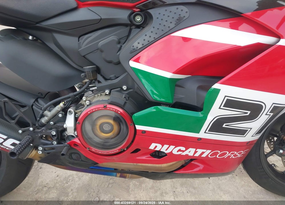 2025 DUCATI PANIGALE V2 VIN: ZDMHAATW4SB015523