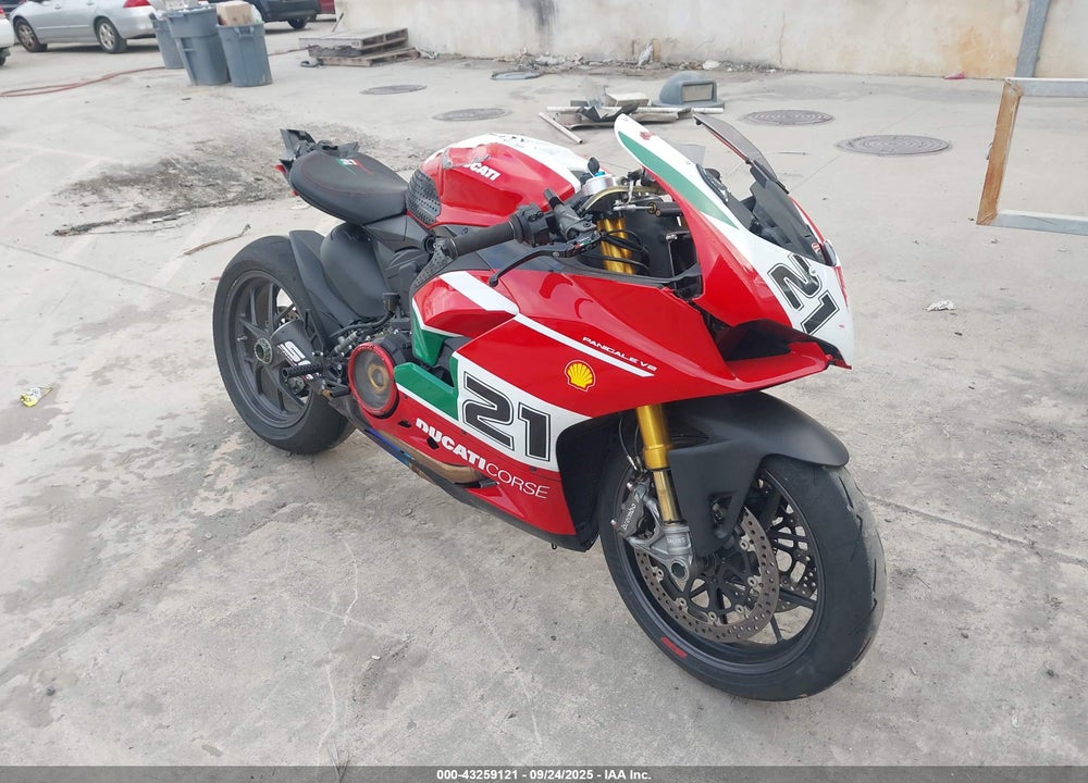 2025 DUCATI PANIGALE V2 VIN: ZDMHAATW4SB015523