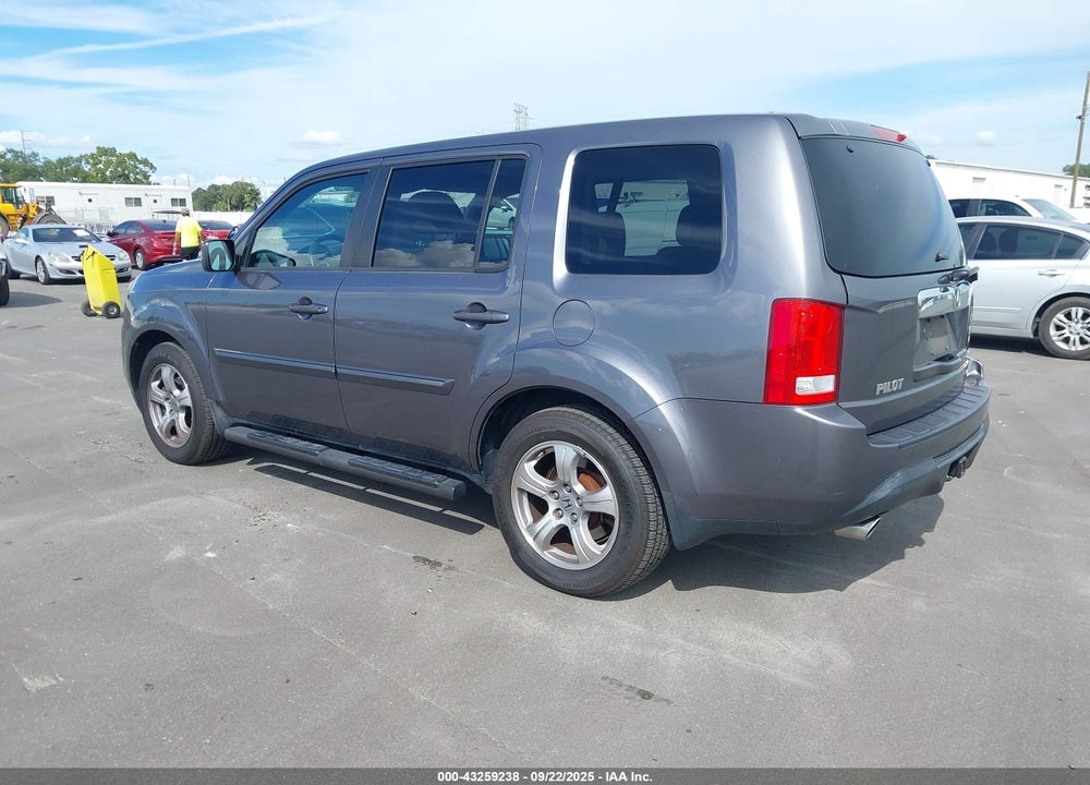 2015 HONDA PILOT EX-L VIN: 5FNYF4H56FB049030