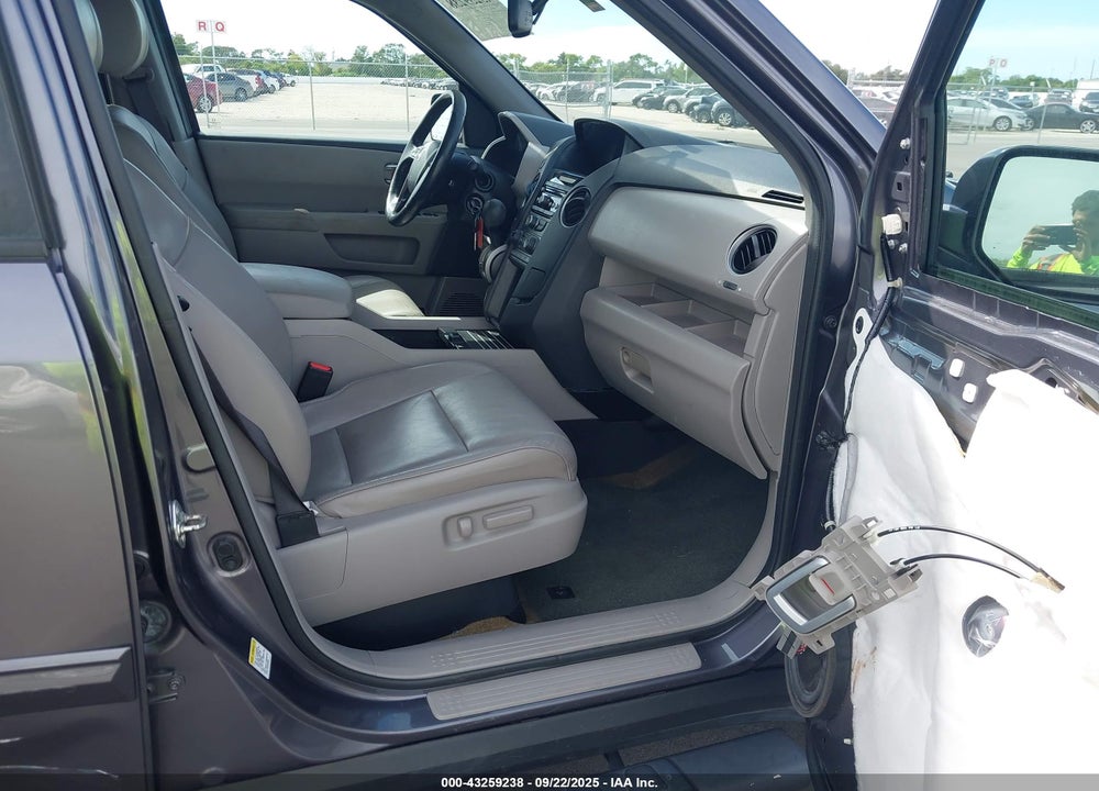 2015 HONDA PILOT EX-L VIN: 5FNYF4H56FB049030