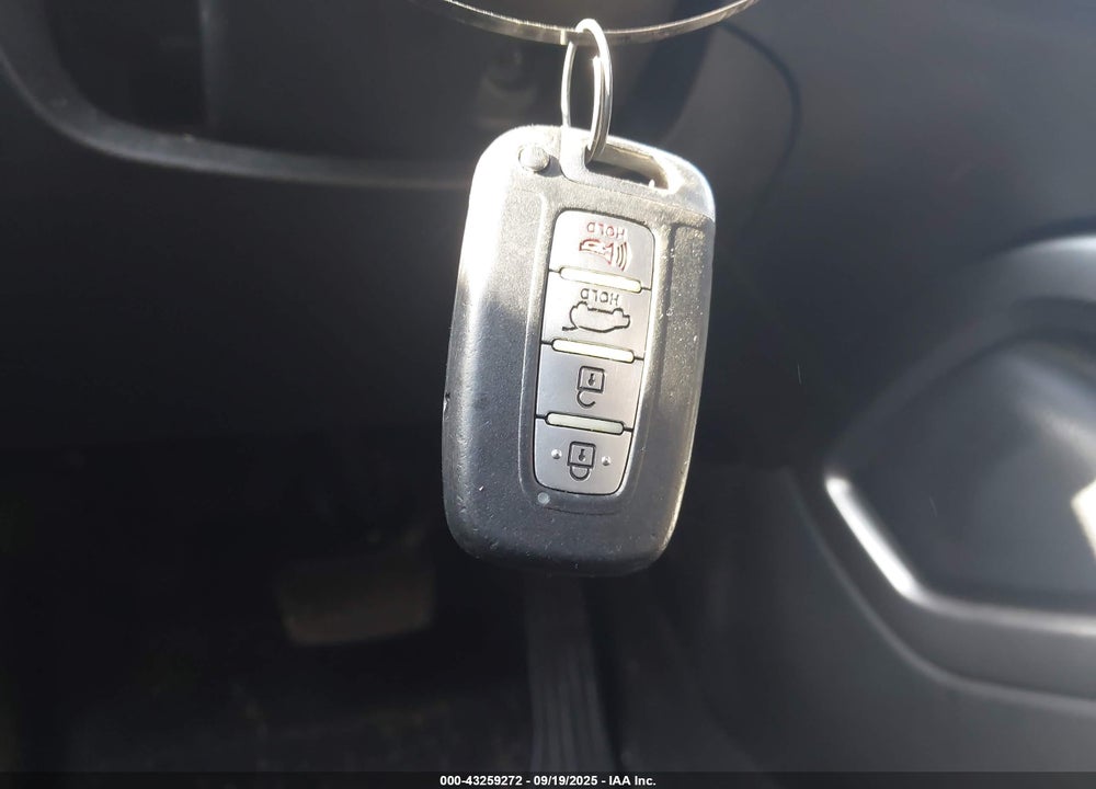 2017 HYUNDAI VELOSTER VIN: KMHTC6AD6HU319430