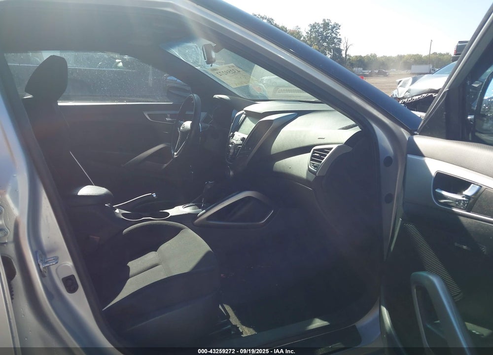 2017 HYUNDAI VELOSTER VIN: KMHTC6AD6HU319430