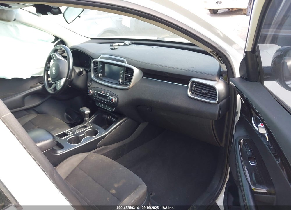 2020 KIA SORENTO 3.3L S VIN: 5XYPG4A57LG693207