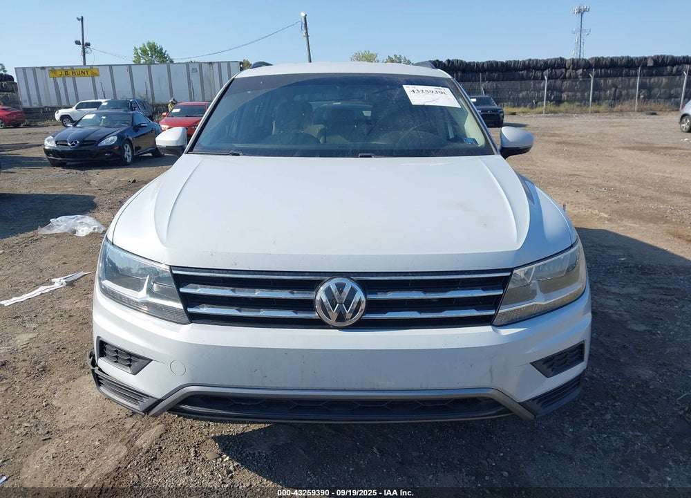 2018 VOLKSWAGEN TIGUAN VIN: 3VV2B7AXXJM123263