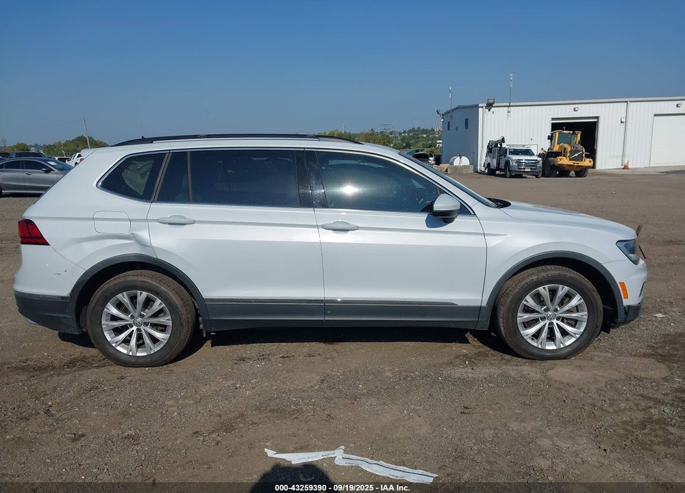 2018 VOLKSWAGEN TIGUAN VIN: 3VV2B7AXXJM123263