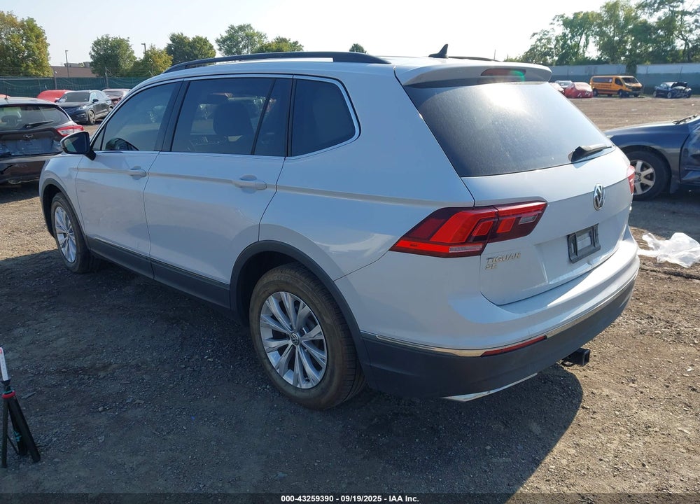 2018 VOLKSWAGEN TIGUAN VIN: 3VV2B7AXXJM123263
