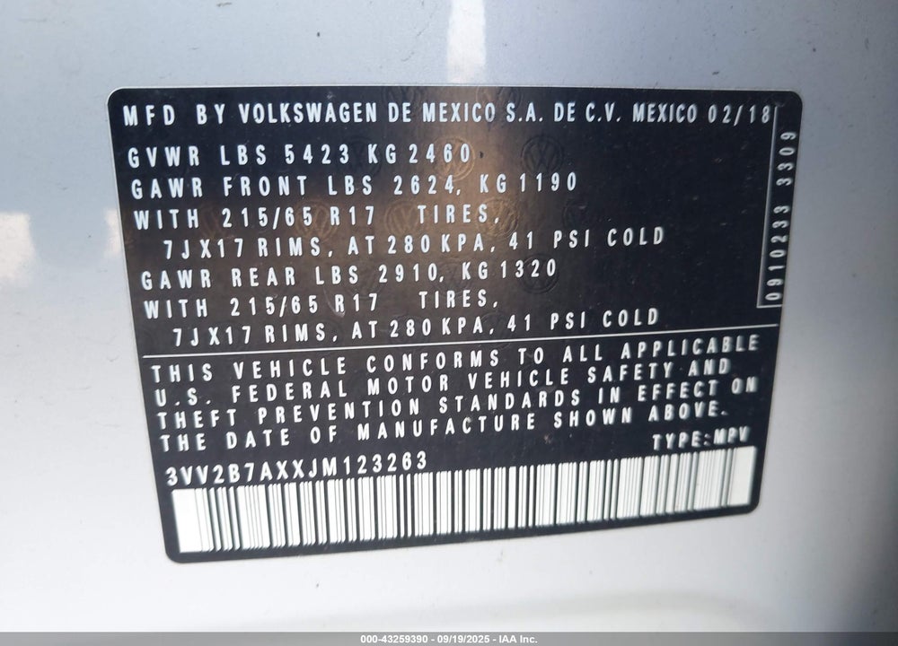 2018 VOLKSWAGEN TIGUAN VIN: 3VV2B7AXXJM123263
