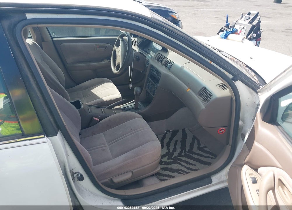 1997 TOYOTA CAMRY LE VIN: 4T1BG22K7VU046175