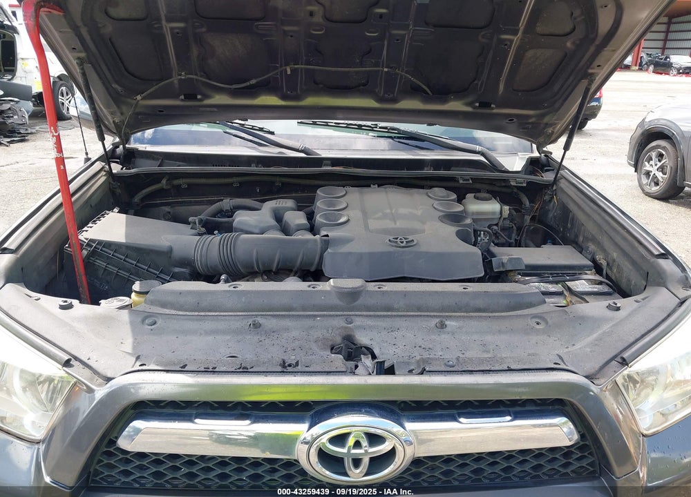 2011 TOYOTA 4RUNNER SR5 V6 VIN: JTEZU5JR1B5017168