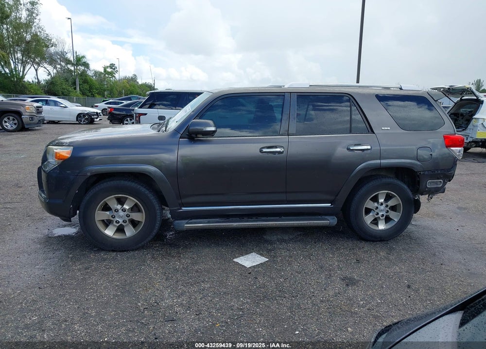 2011 TOYOTA 4RUNNER SR5 V6 VIN: JTEZU5JR1B5017168
