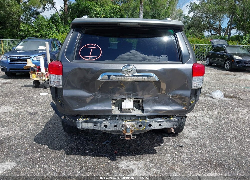 2011 TOYOTA 4RUNNER SR5 V6 VIN: JTEZU5JR1B5017168