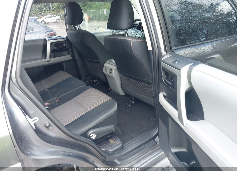 2011 TOYOTA 4RUNNER SR5 V6 VIN: JTEZU5JR1B5017168
