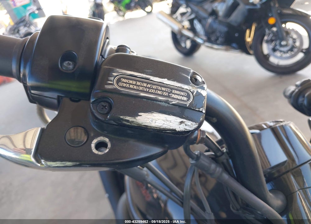 2007 HARLEY-DAVIDSON VRSCDX VIN: 1HD1HHZ327K807156