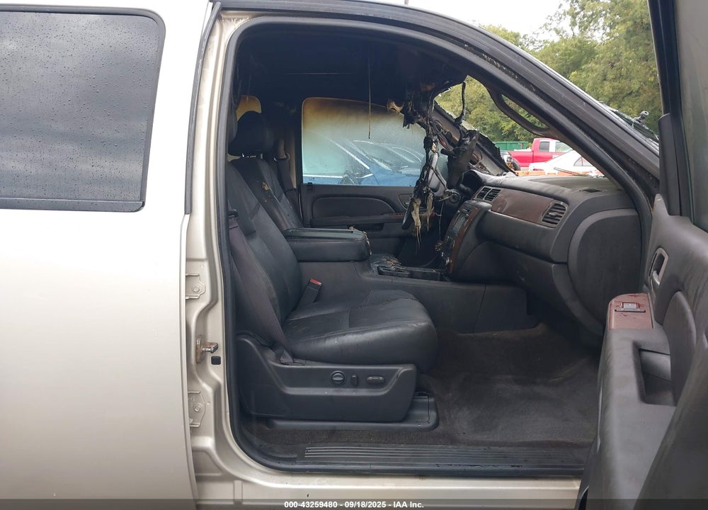 2013 CHEVROLET TAHOE VIN: 1GNSCBE03DR136992