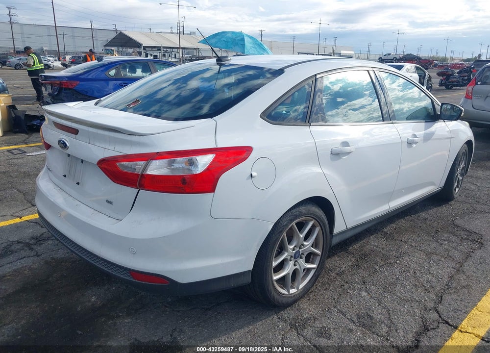 2014 FORD FOCUS SE VIN: 1FADP3F27EL321438