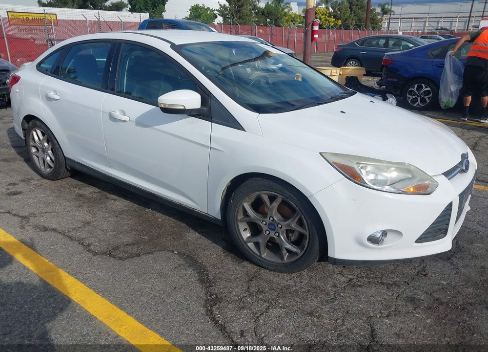 2014 FORD FOCUS SE VIN: 1FADP3F27EL321438