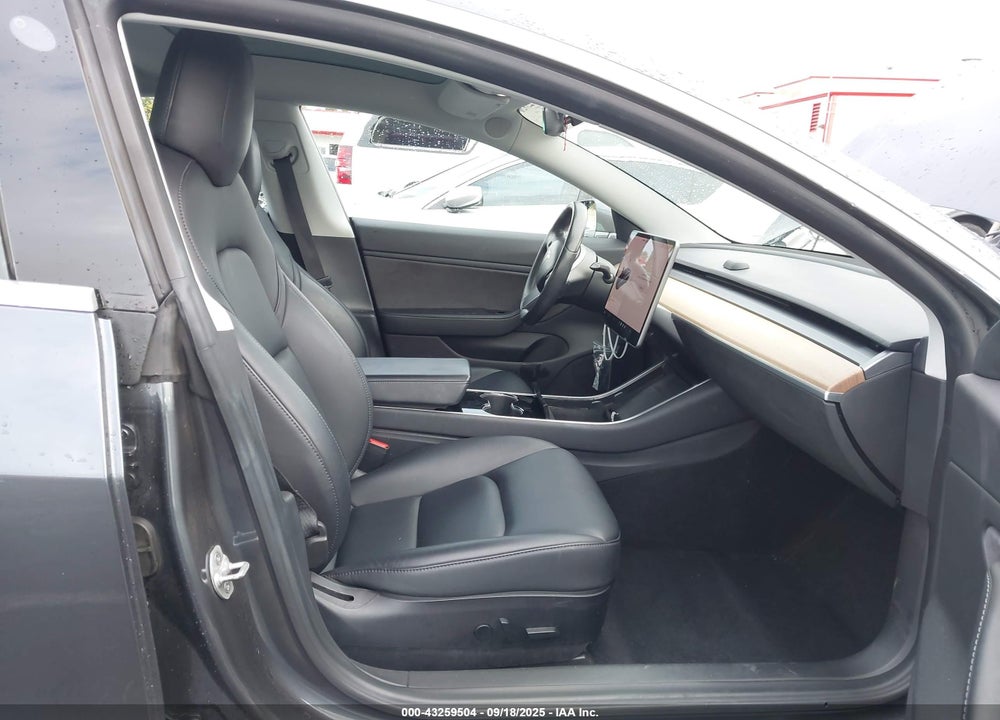 2018 TESLA MODEL 3 VIN: 5YJ3E1EAXJF116282