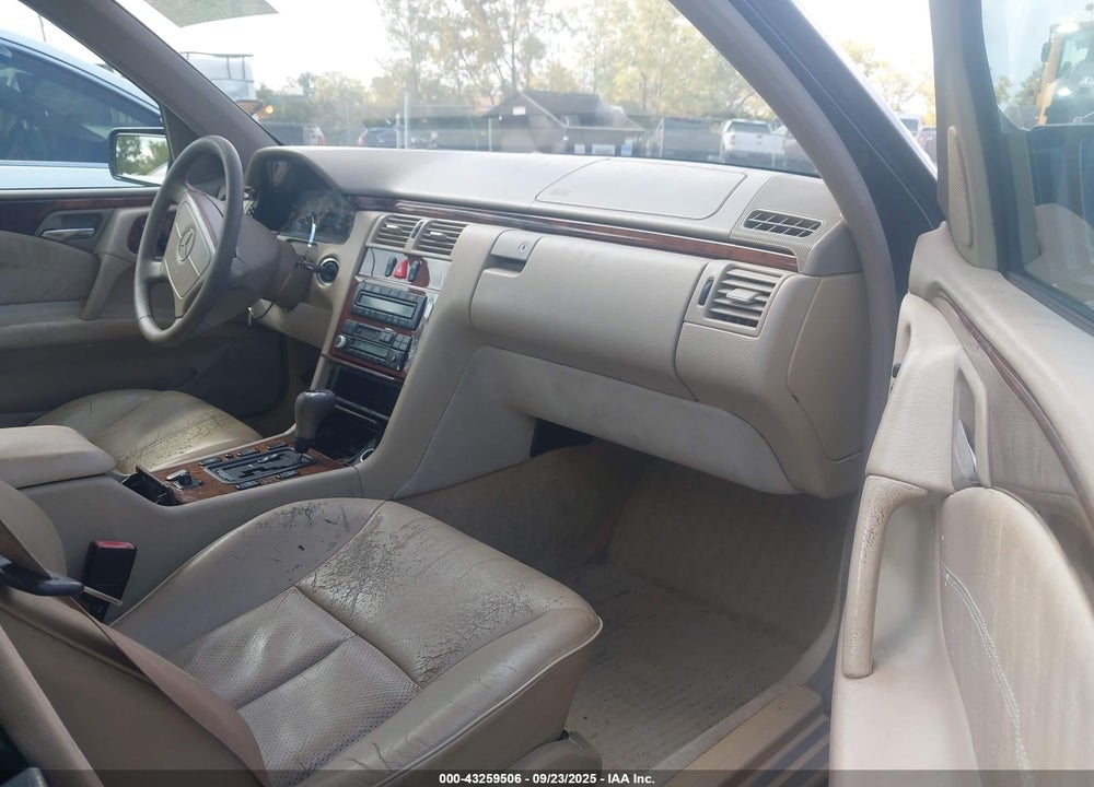 1998 MERCEDES-BENZ E 320 VIN: WDBJF65F6WA704319