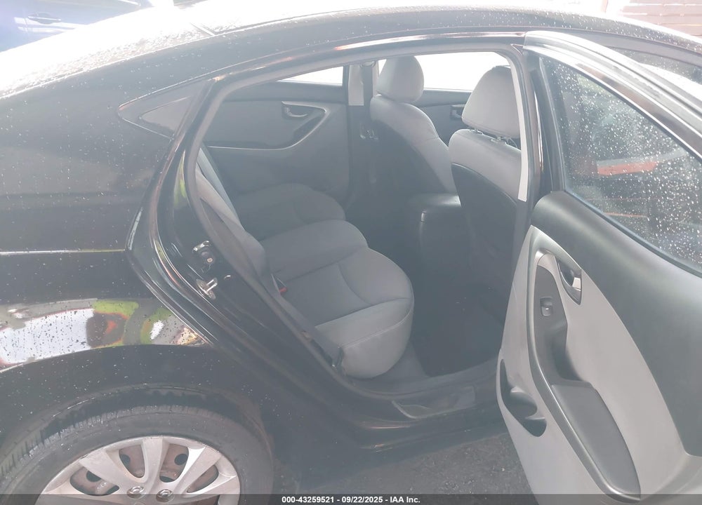 2011 HYUNDAI ELANTRA VIN: 5NPDH4AE4BH035545