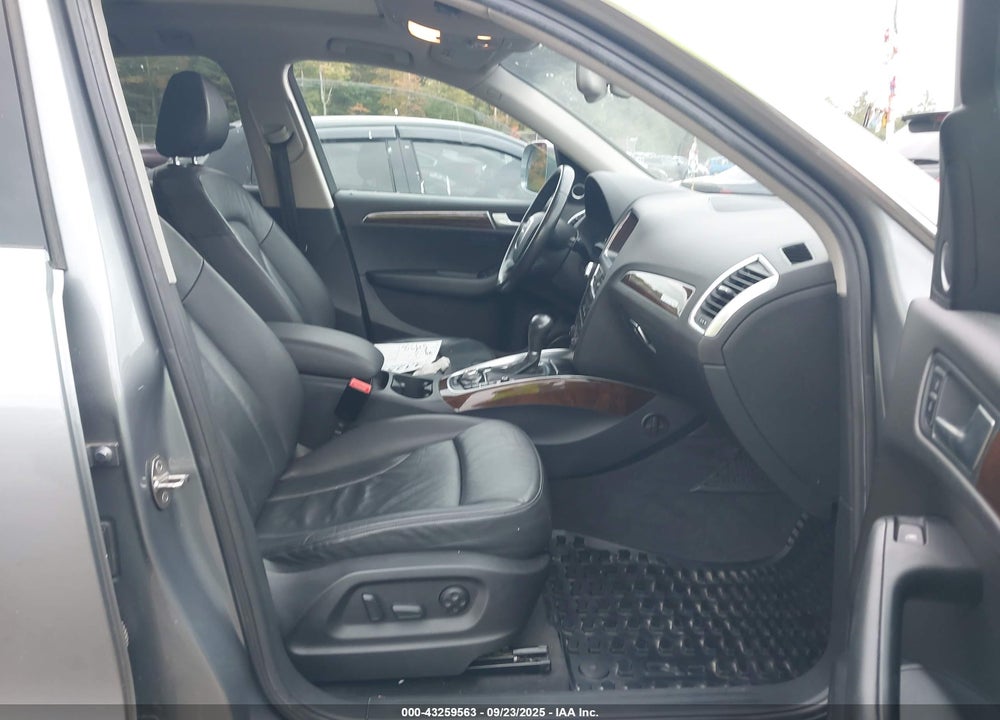 2010 AUDI Q5 VIN: WA1LKAFP5AA083061