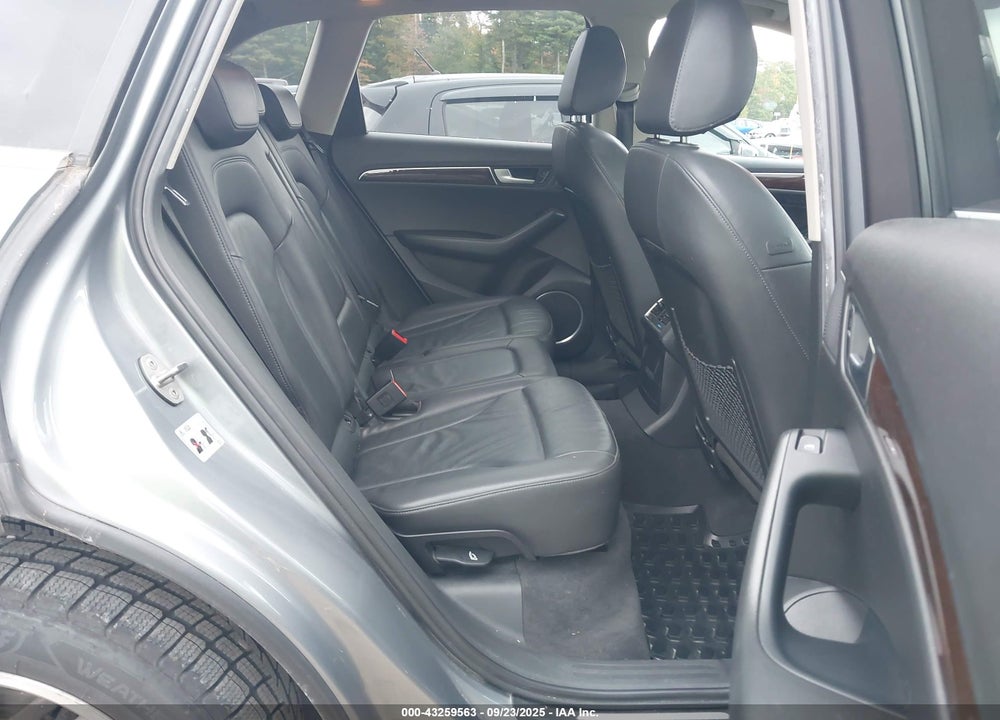 2010 AUDI Q5 VIN: WA1LKAFP5AA083061