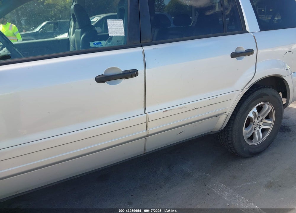 2005 HONDA PILOT EX-L VIN: 2HKYF185X5H547777