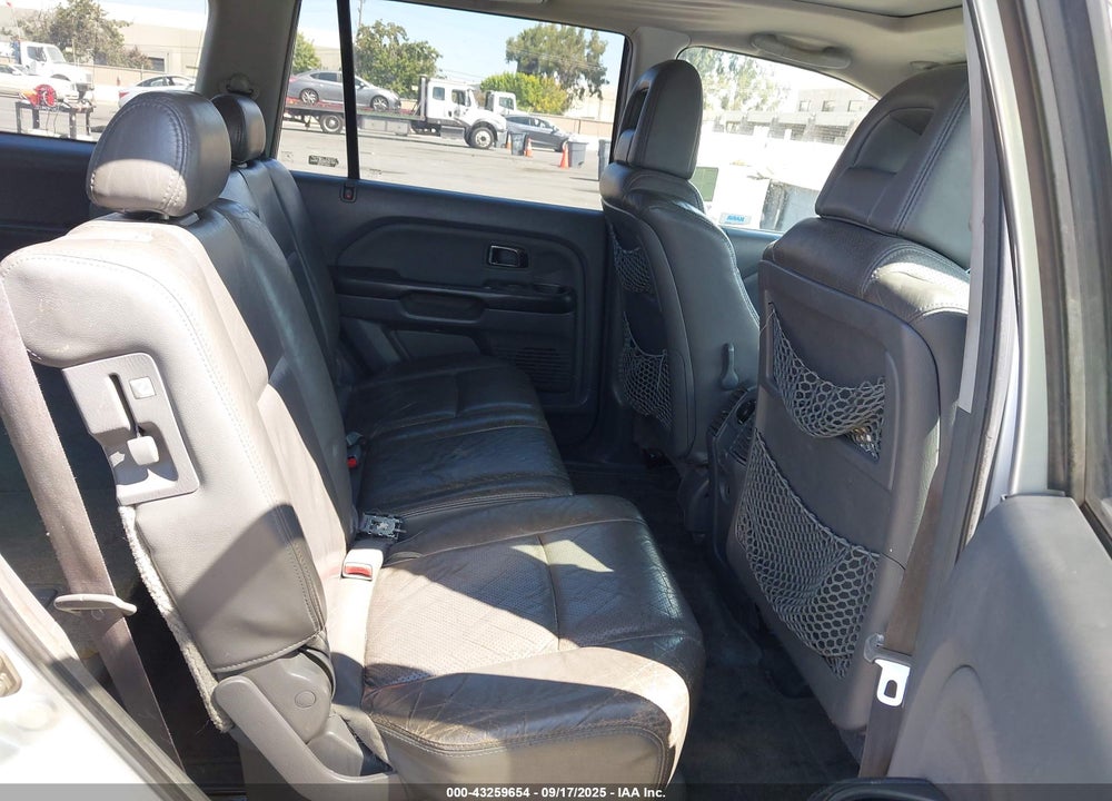 2005 HONDA PILOT EX-L VIN: 2HKYF185X5H547777
