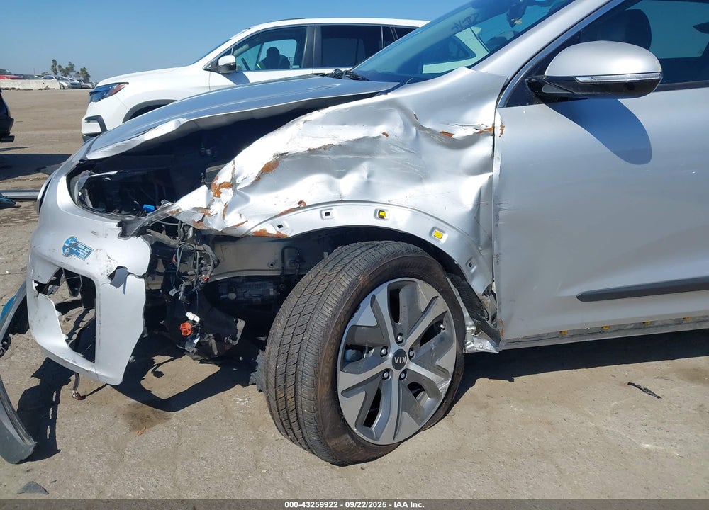 2020 KIA NIRO VIN: KNDCC3LGXL5036137
