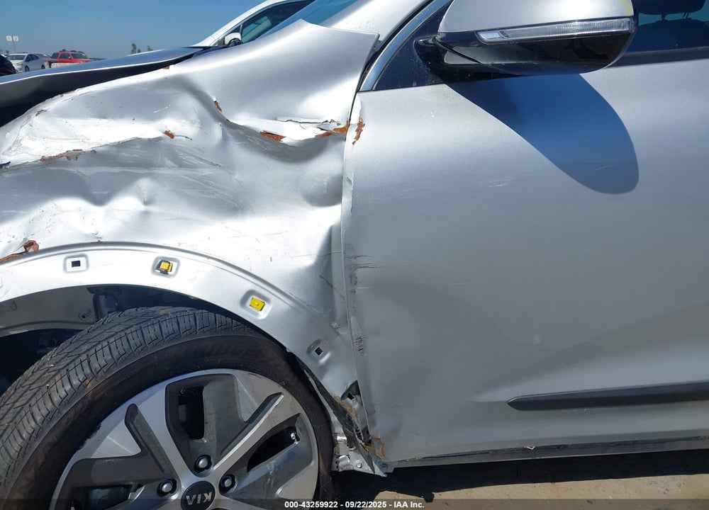 2020 KIA NIRO VIN: KNDCC3LGXL5036137