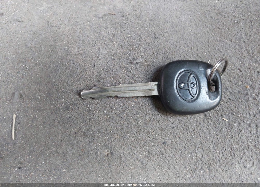2007 TOYOTA COROLLA CE VIN: 1NXBR32E17Z920484