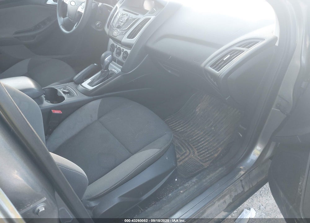 2014 FORD FOCUS SE VIN: 1FADP3F20EL425690