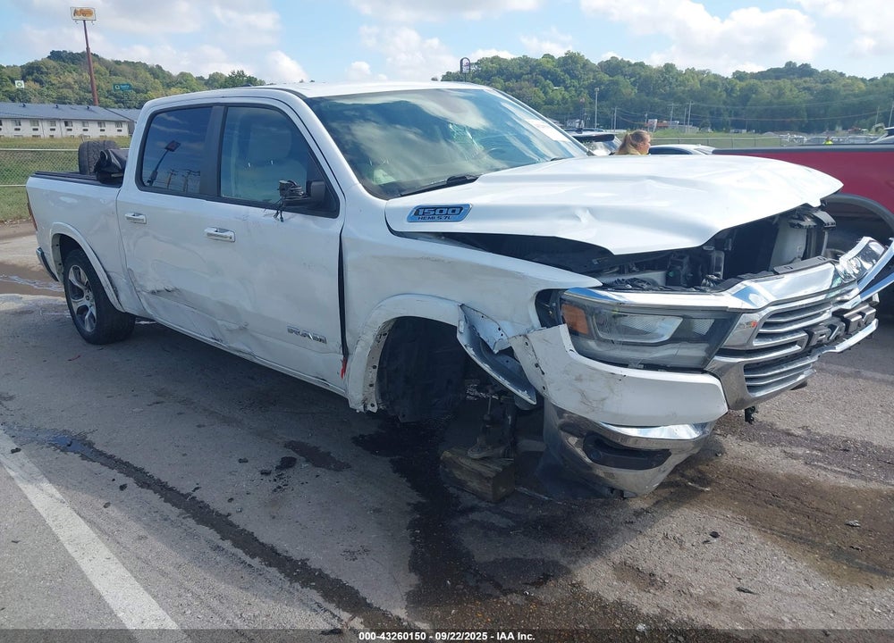 2019 RAM 1500 LAIE  4X4 6'4 BOX VIN: 1C6SRFRT1KN633358