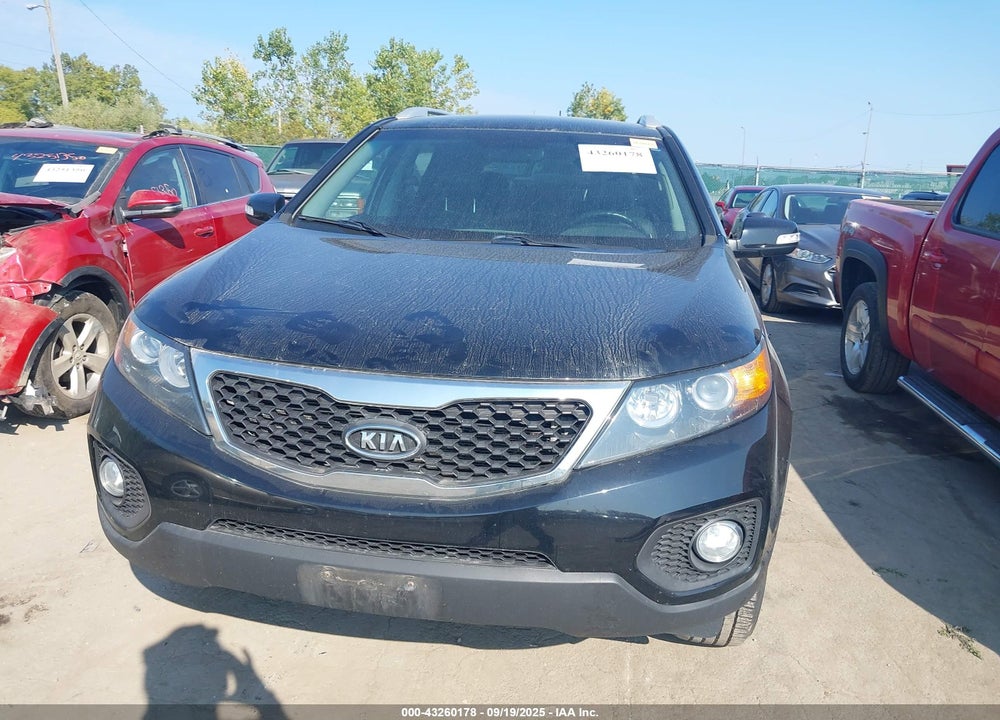 2013 KIA SORENTO VIN: 5XYKU3A61DG373310