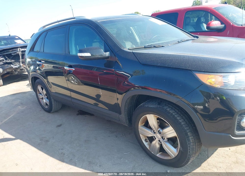 2013 KIA SORENTO VIN: 5XYKU3A61DG373310