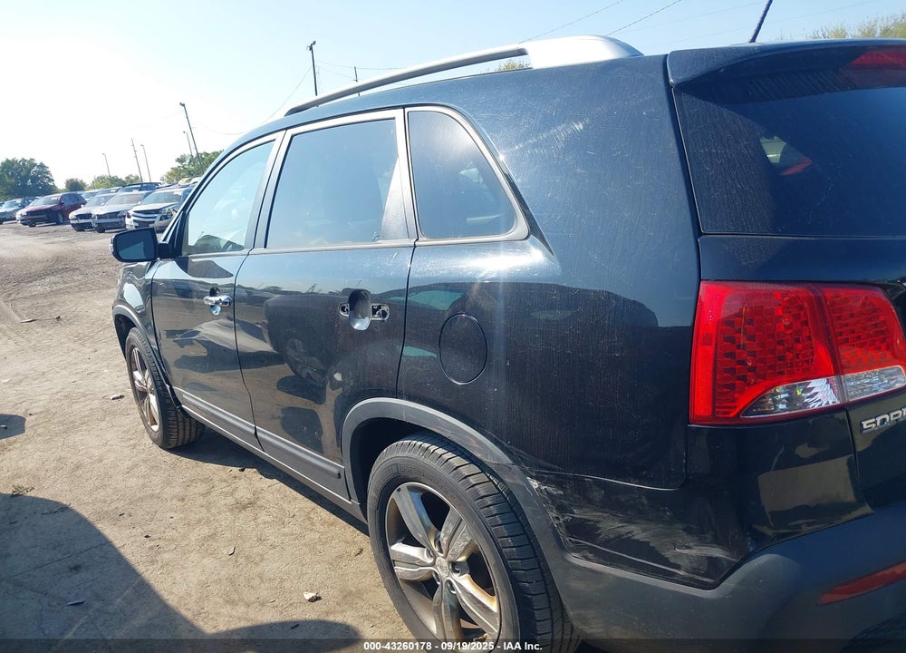 2013 KIA SORENTO VIN: 5XYKU3A61DG373310