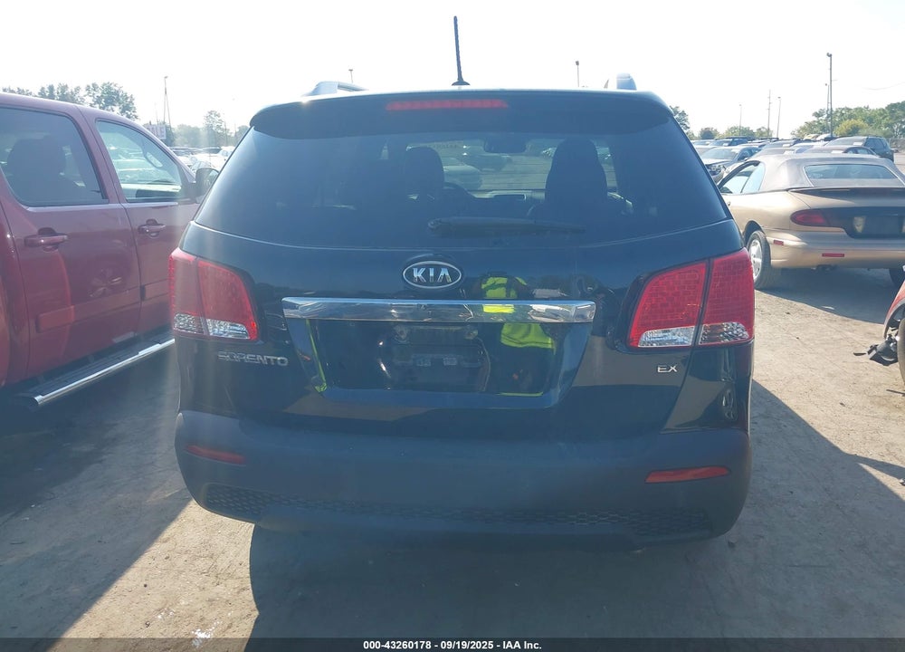 2013 KIA SORENTO VIN: 5XYKU3A61DG373310