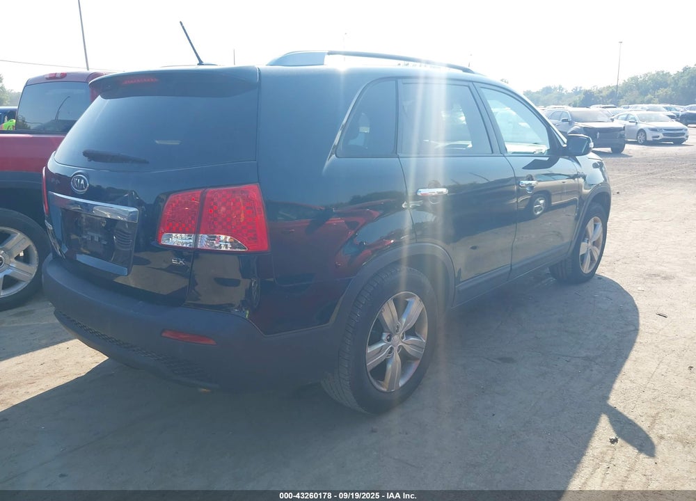 2013 KIA SORENTO VIN: 5XYKU3A61DG373310